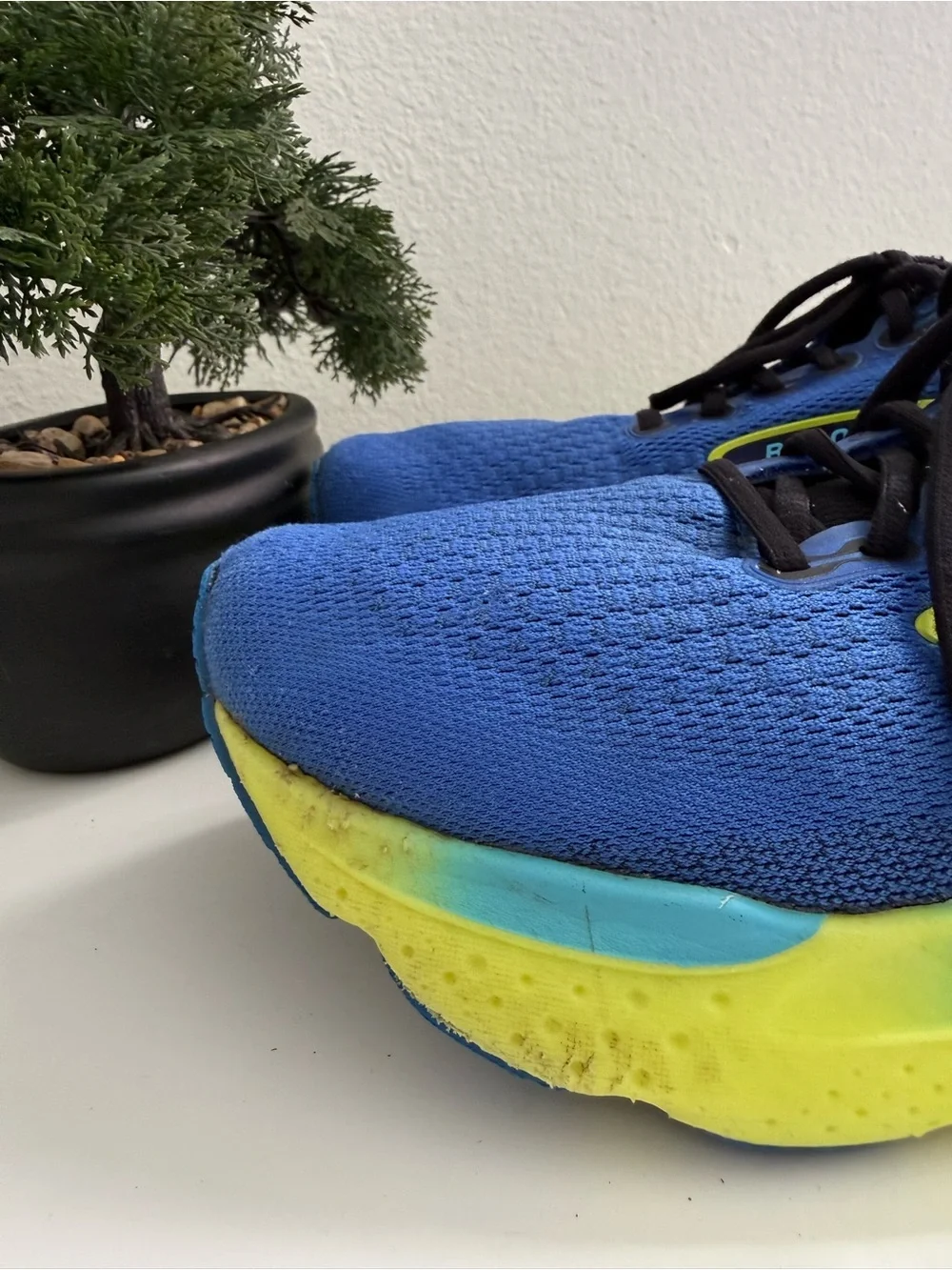 Brooks Glycerin 21  Men size 10 Blue and Neon Yellow Running Shoes